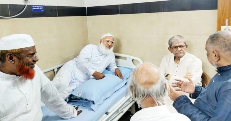 জামায়াত আমিরের সাথে মির্জা ফখরুলের সাক্ষাৎ