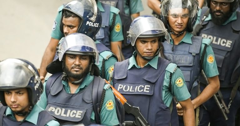 অনুমতি ছাড়া দাড়ি রাখায় শাস্তি