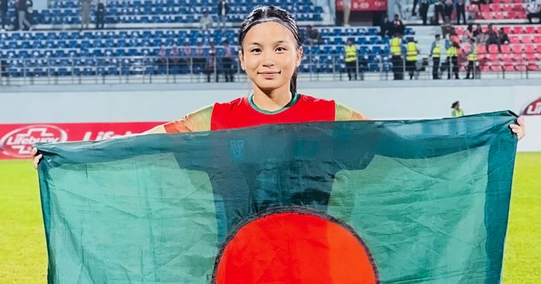 ঋতুপর্ণা চাকমার জন্য বাড়ি