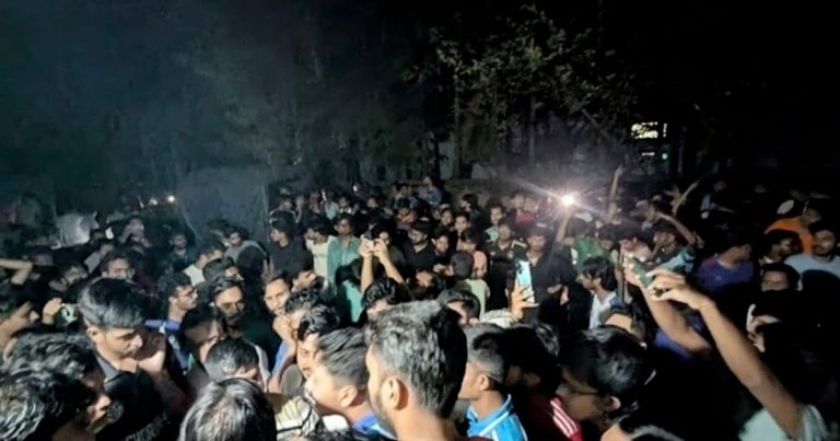 চবিতে শিক্ষার্থী ও স্থানীয়দের সংঘর্ষ